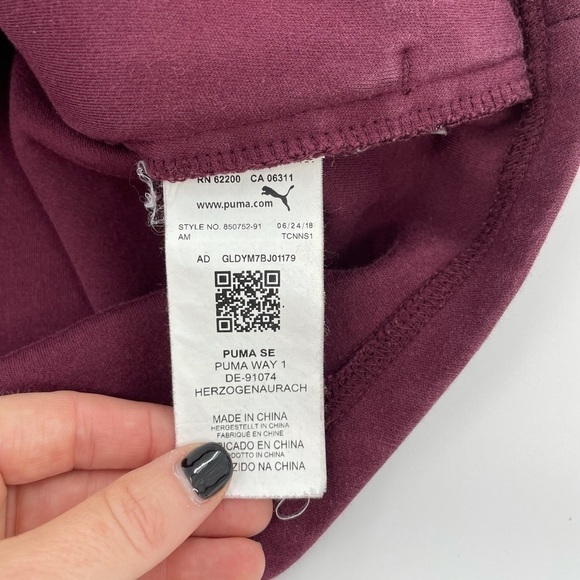 Puma Dryfit Fitted hoodie with sheer ribbing sleeve detail and zippered pockets - Picture 12 of 15